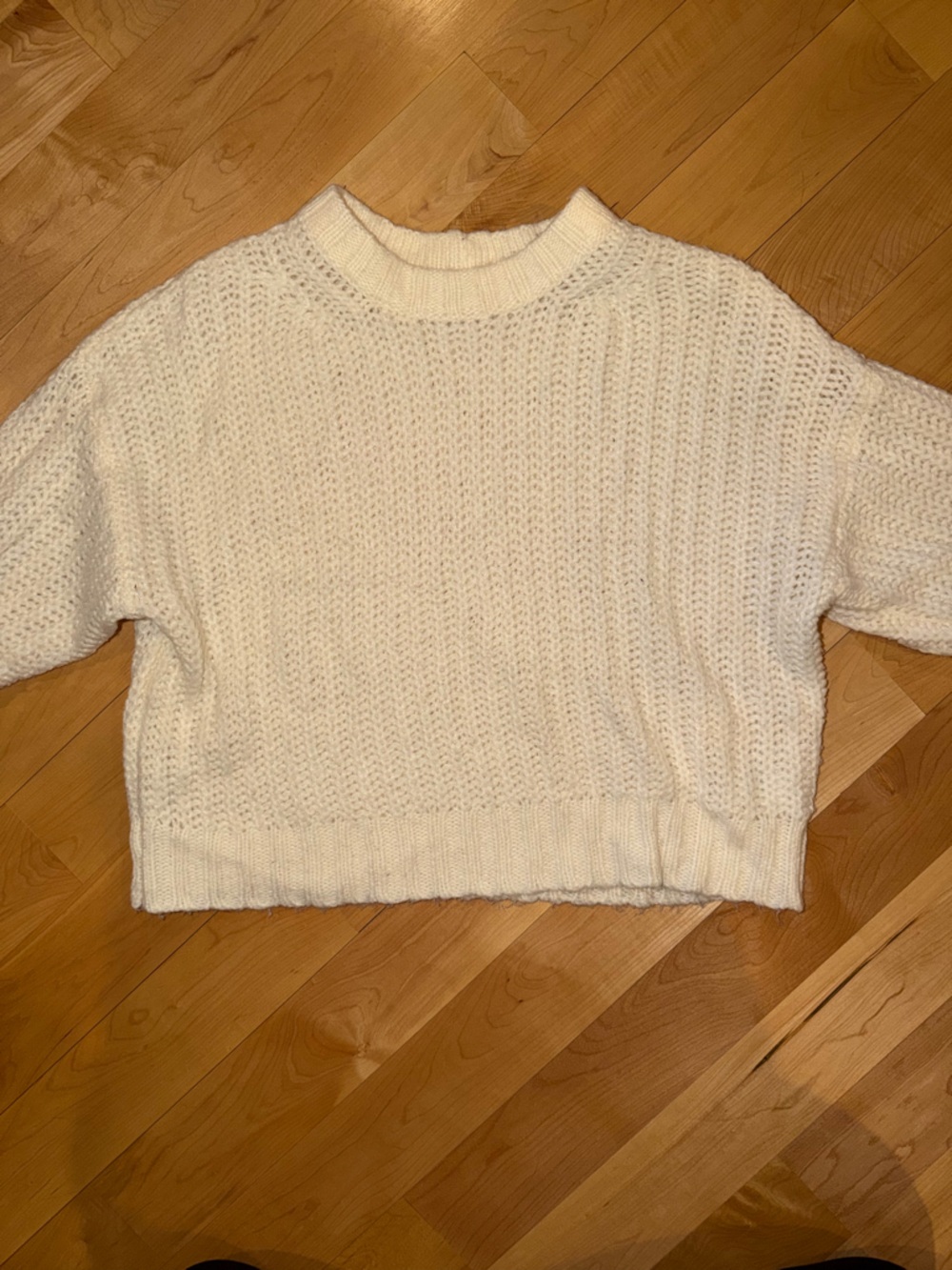 American Eagle XS white sweater only worn once!!